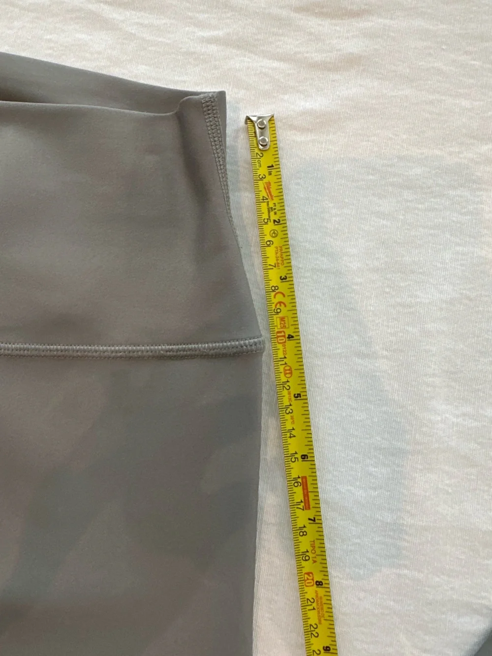 ALO Yoga High-Rise Leggings in Gray